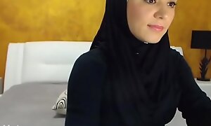 Arab hijab slattern gang  and scold on cam